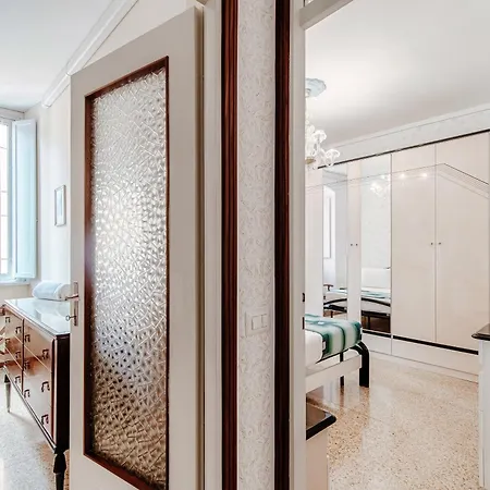 Portici Brentano - By Myhomeincomo Daire *