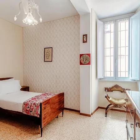 Daire Portici Brentano - By Myhomeincomo