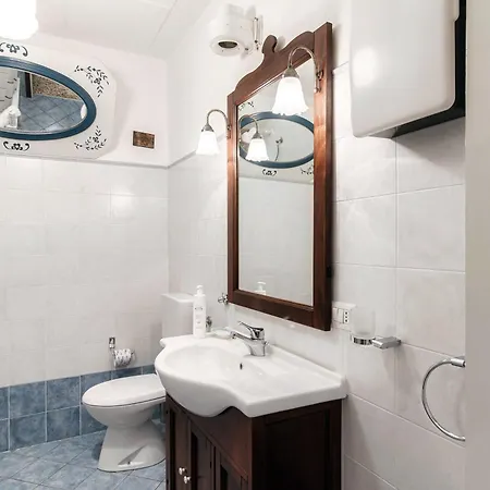 Portici Brentano - By Myhomeincomo * 特雷梅佐